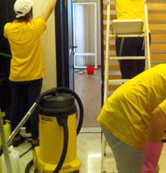 Чтобы заказать уборку, Вам достаточно позвонить +7(988)246-77-88